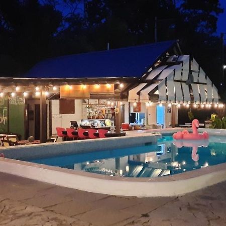 Guava Grove Resort & Villas Sandy Bay Buitenkant foto