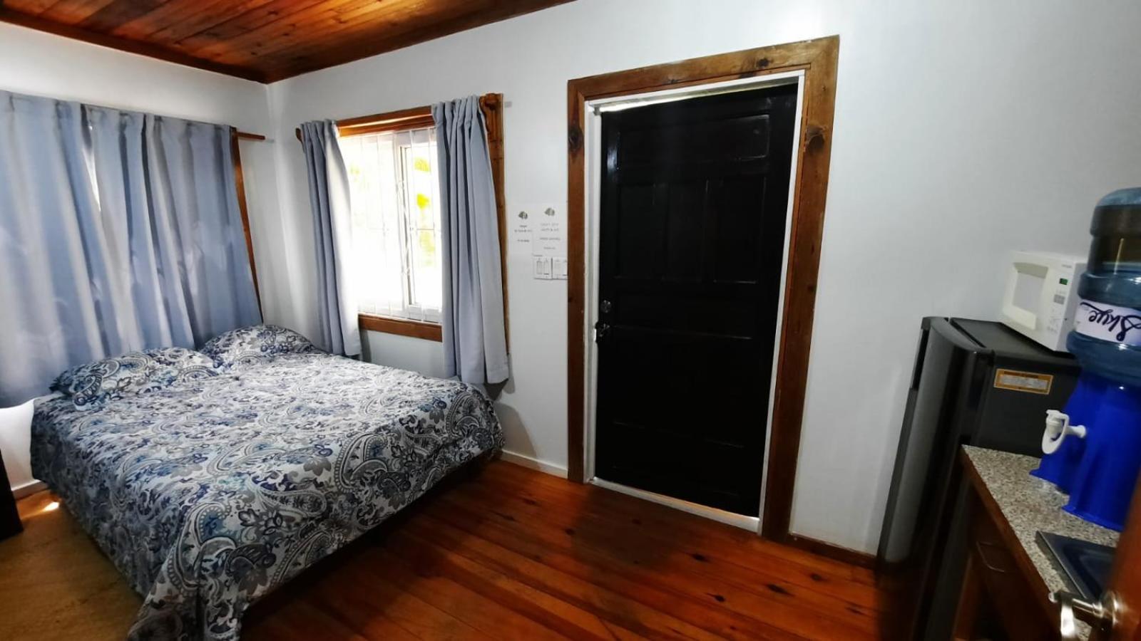 Guava Grove Resort & Villas Sandy Bay Kamer foto