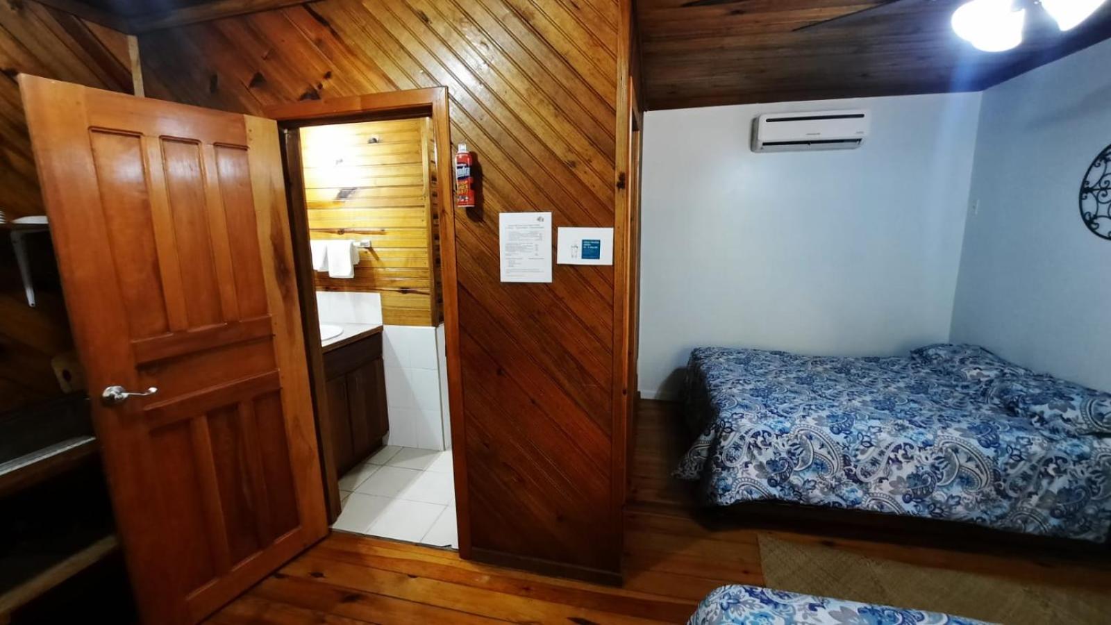 Guava Grove Resort & Villas Sandy Bay Kamer foto
